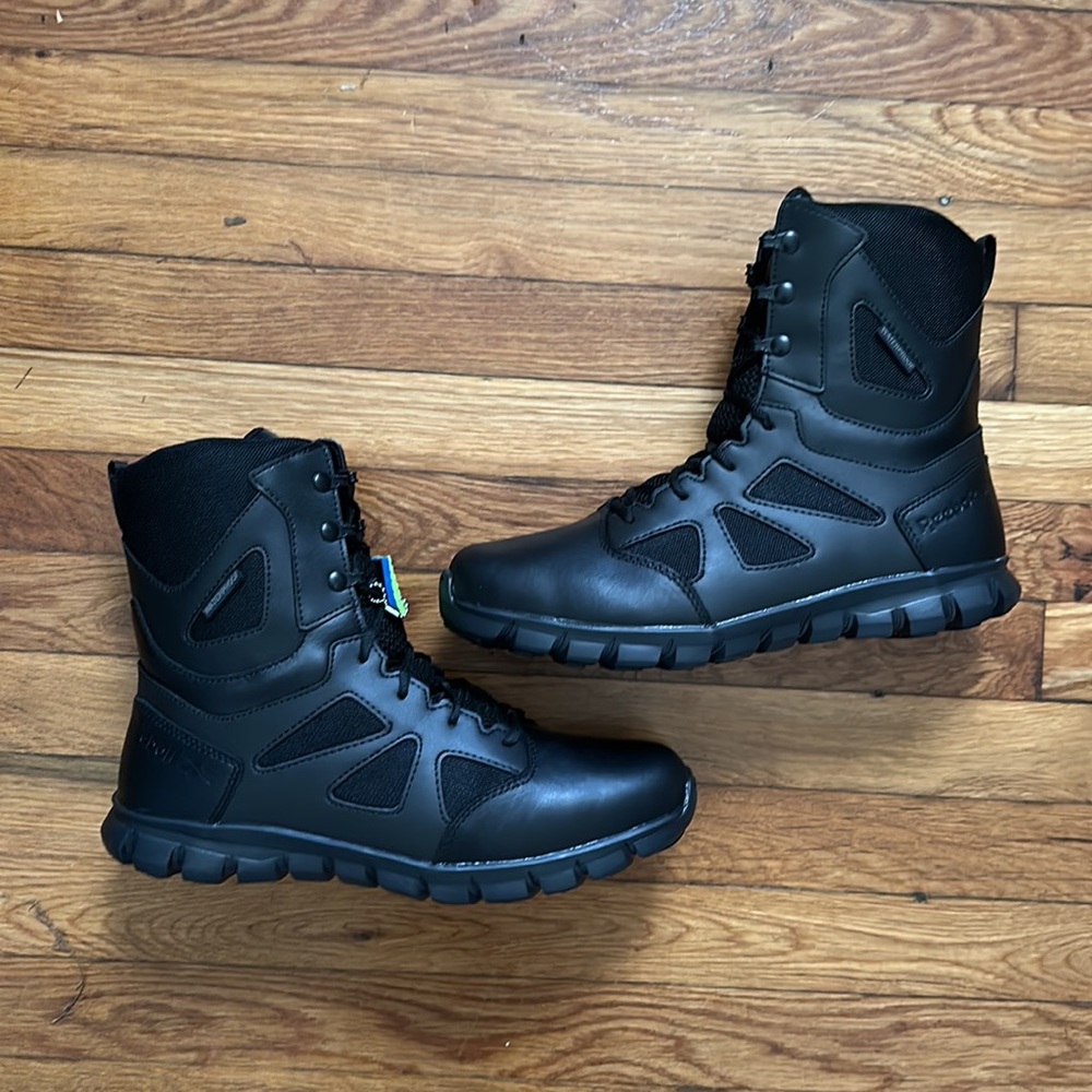 Reebok. Sized 12M. Black.